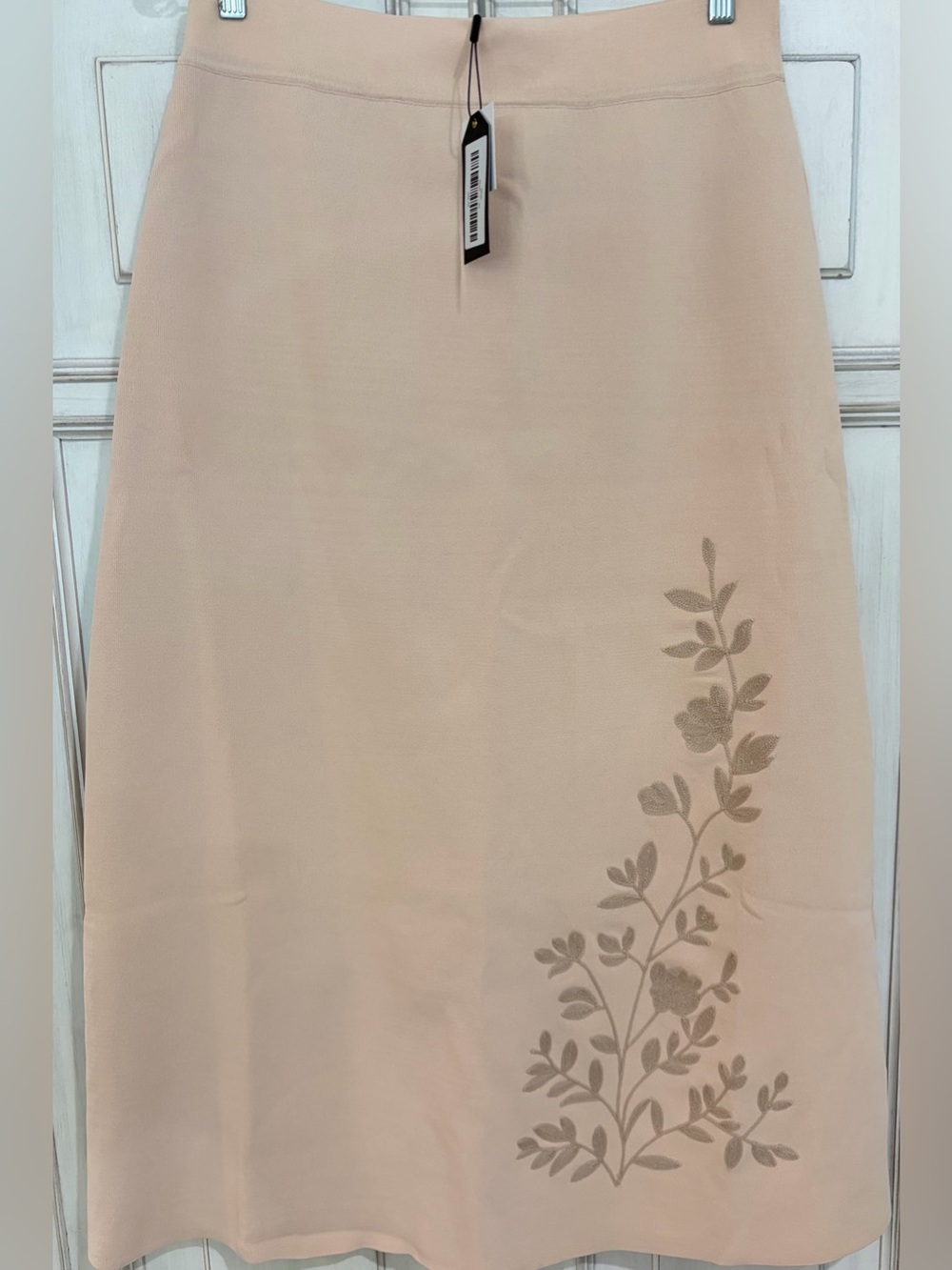 NWT SZ L Women's Skirt in Soft Blush with Subtle Floral Embroidery